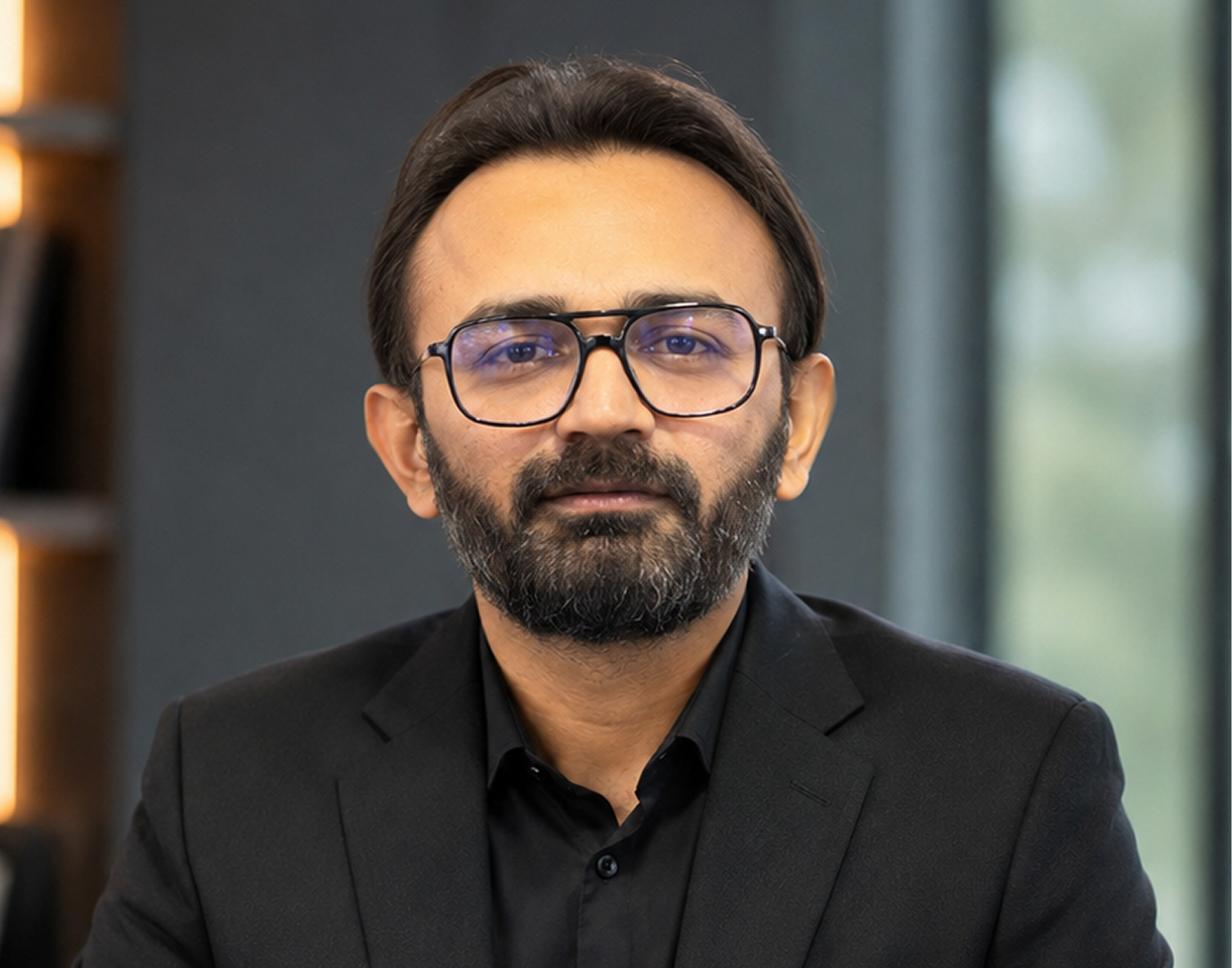 Hiren Ghoniya, Managing Director